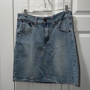 Levi’s Jeans Size 10 Y2K Light-Wash Unique Back Pockets Denim Skirt